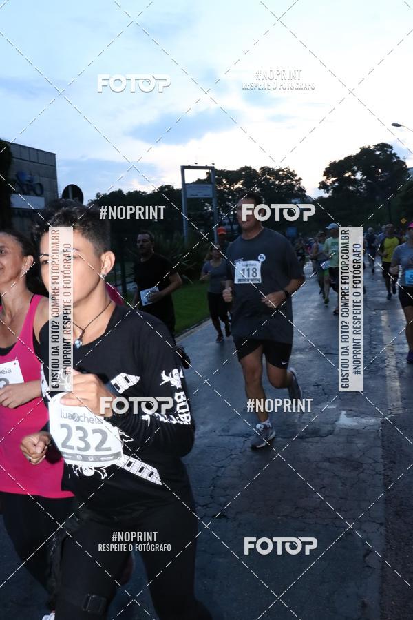 Buy your photos of the eventCorrida da Lua Cheia - Parque Barigui on Fotop