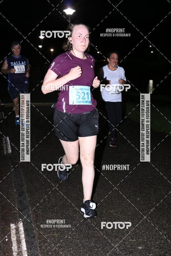 Buy your photos of the eventCorrida da Lua Cheia - Parque Barigui on Fotop