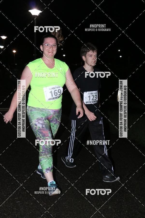 Buy your photos of the eventCorrida da Lua Cheia - Parque Barigui on Fotop