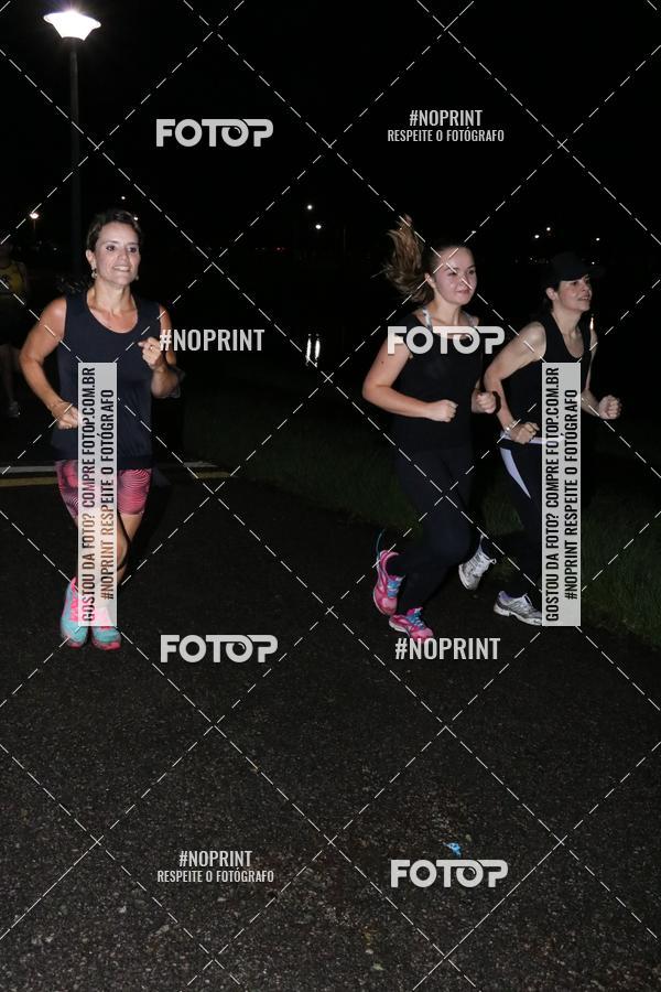 Buy your photos of the eventCorrida da Lua Cheia - Parque Barigui on Fotop