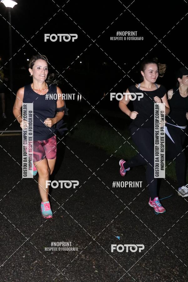 Buy your photos of the eventCorrida da Lua Cheia - Parque Barigui on Fotop