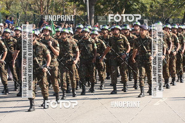 Buy your photos of the eventDesfile cvico 9 de Julho on Fotop