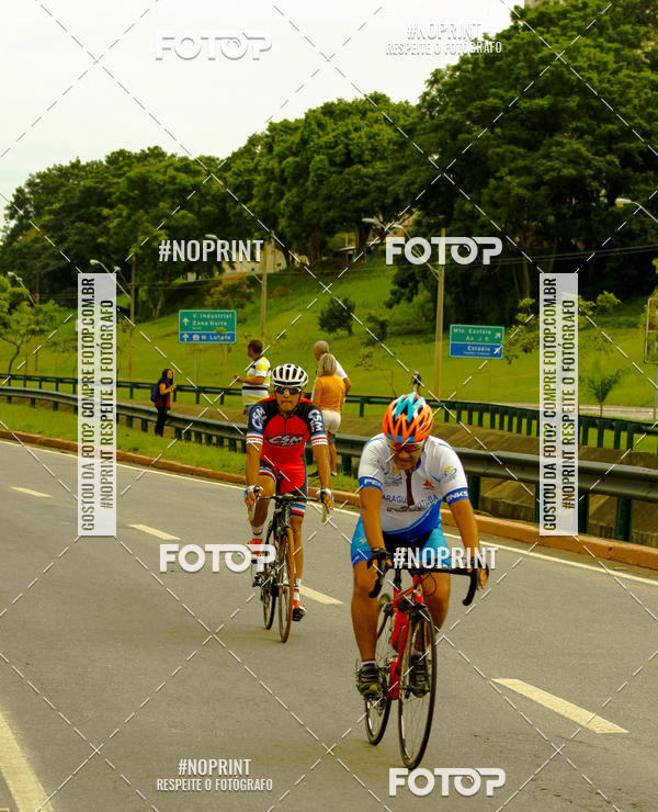 Compra tus fotos del evento GP de ciclismo 120K En Fotop