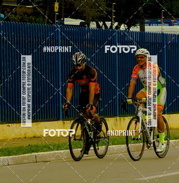Compra tus fotos del evento GP de ciclismo 120K En Fotop