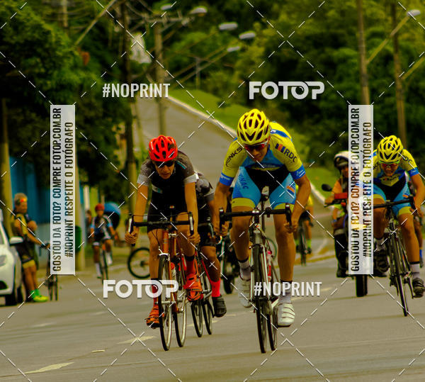 Compra tus fotos del evento GP de ciclismo 120K En Fotop