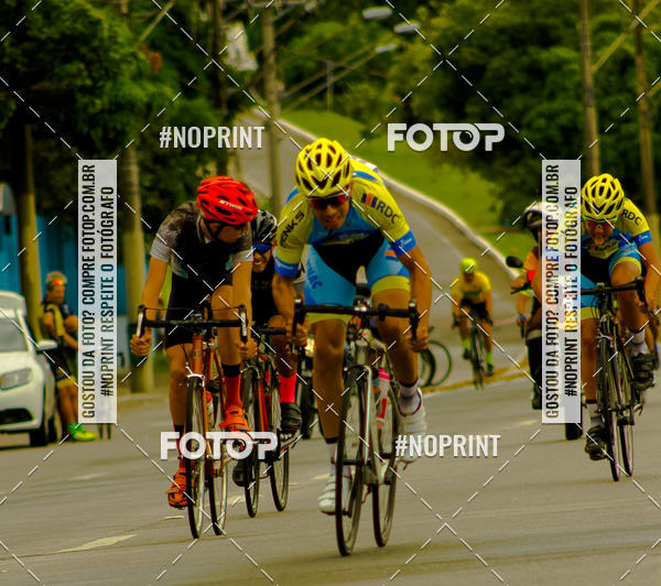 Compra tus fotos del evento GP de ciclismo 120K En Fotop