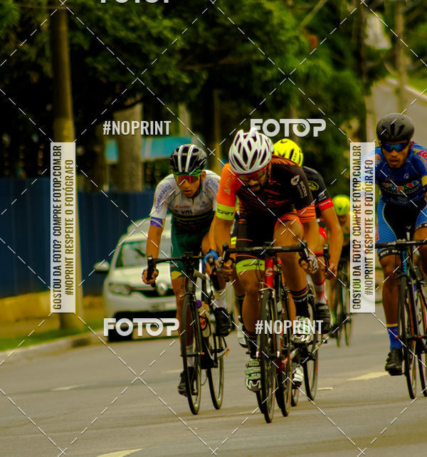 Compra tus fotos del evento GP de ciclismo 120K En Fotop