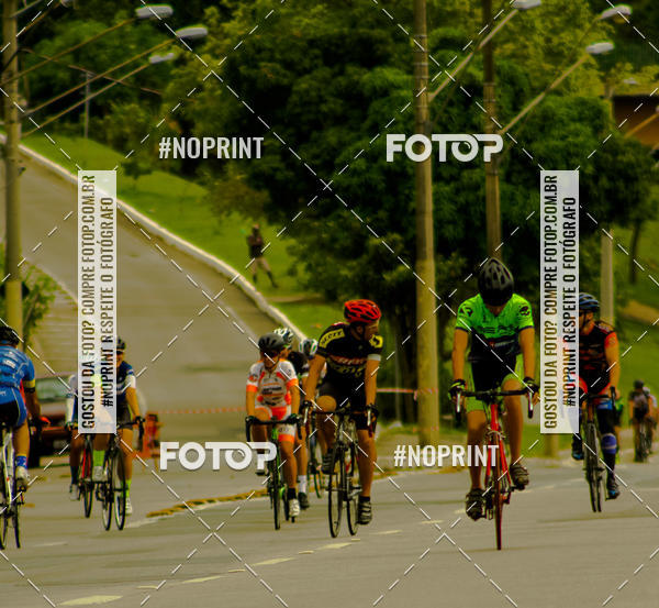 Compra tus fotos del evento GP de ciclismo 120K En Fotop