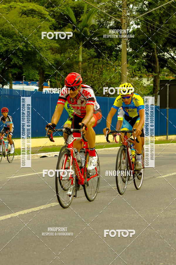 Compra tus fotos del evento GP de ciclismo 120K En Fotop