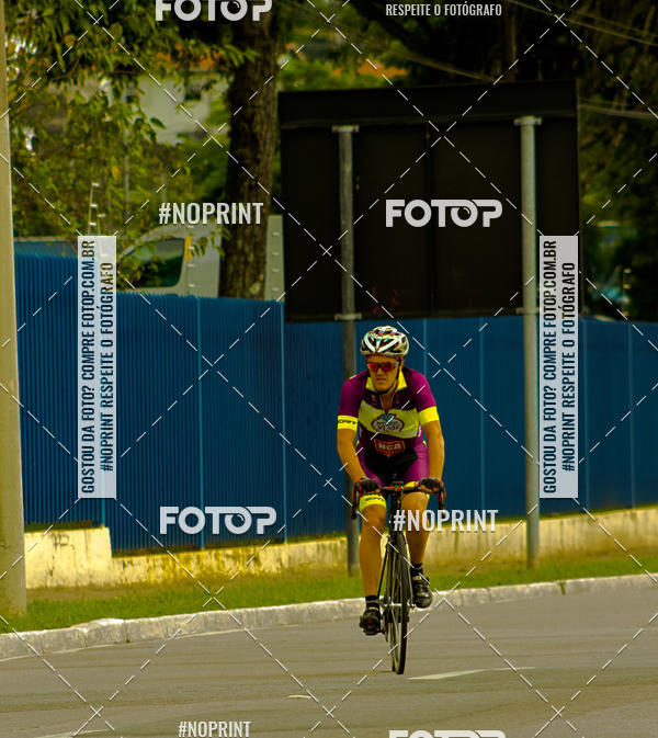 Compra tus fotos del evento GP de ciclismo 120K En Fotop