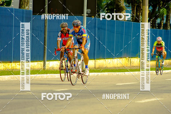 Compra tus fotos del evento GP de ciclismo 120K En Fotop