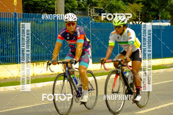 Compra tus fotos del evento GP de ciclismo 120K En Fotop
