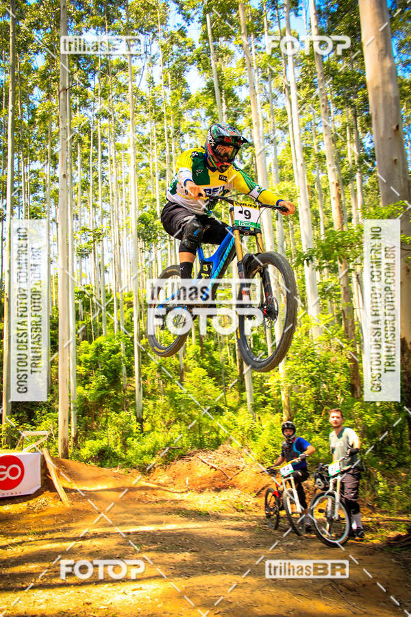 Buy your photos of the eventSul Brasileiro de Downhill on Fotop