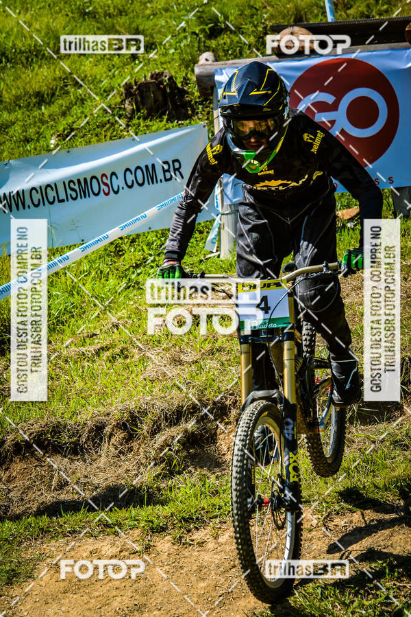 Buy your photos of the eventSul Brasileiro de Downhill on Fotop