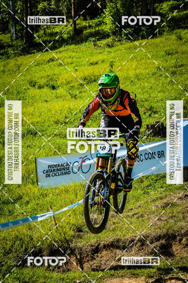 Buy your photos of the eventSul Brasileiro de Downhill on Fotop