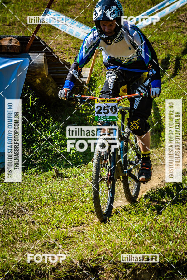 Buy your photos of the eventSul Brasileiro de Downhill on Fotop