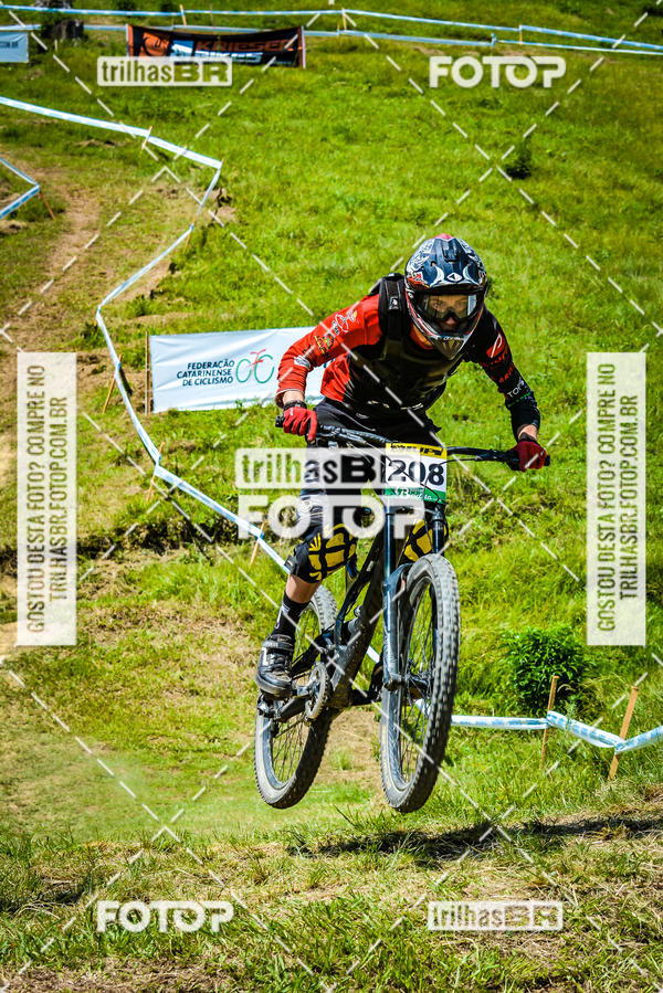 Buy your photos of the eventSul Brasileiro de Downhill on Fotop