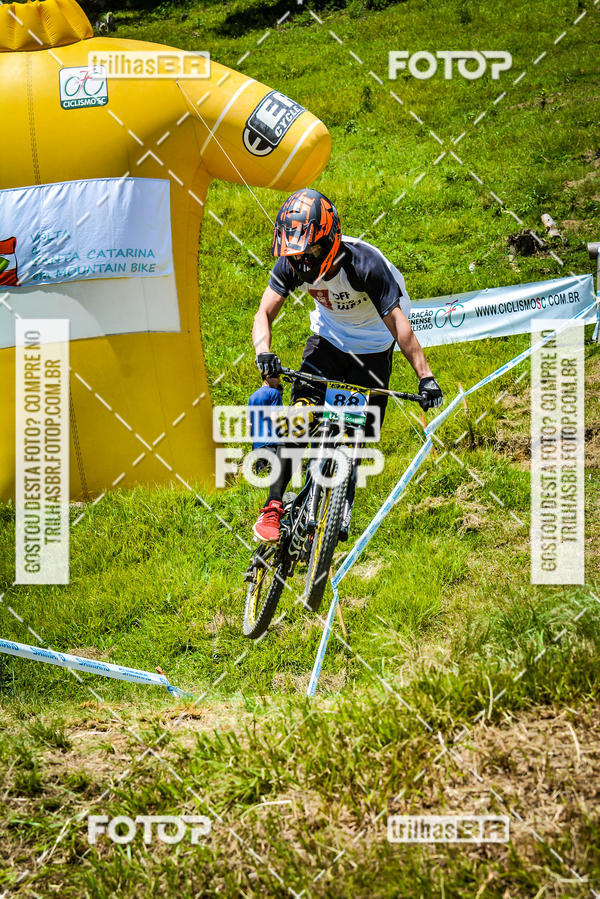 Buy your photos of the eventSul Brasileiro de Downhill on Fotop