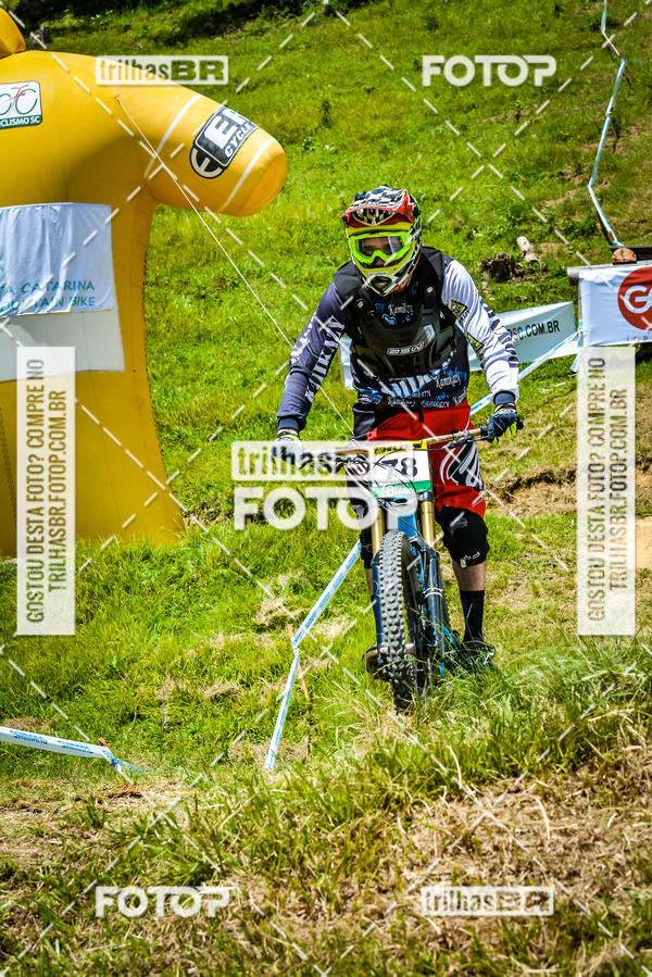 Buy your photos of the eventSul Brasileiro de Downhill on Fotop