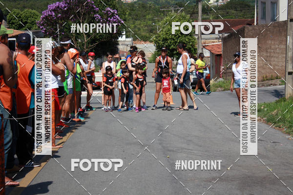 Buy your photos of the eventCORRIDA KIDS DE FRIAS_18.CORRIDA DE FRRIAS_N.S. DAS GRAAS-DIVINPOLIS on Fotop