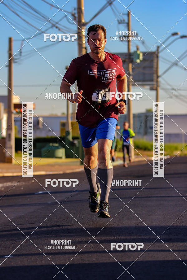 Buy your photos of the eventSANTANDER TRACK&FIELD RUN SERIES Iguatemi So Jos do Rio Preto II on Fotop