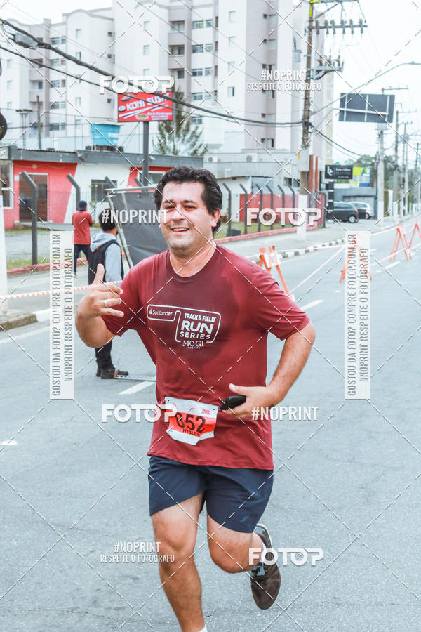 Buy your photos of the eventSANTANDER TRACK&FIELD RUN SERIES Mogi Shopping on Fotop