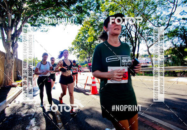 Buy your photos of the eventSANTANDER TRACK&FIELD RUN SERIES Boulevard Shopping BH on Fotop
