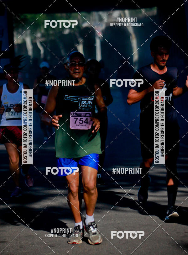 Buy your photos of the eventSANTANDER TRACK&FIELD RUN SERIES Boulevard Shopping BH on Fotop