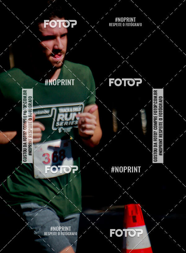 Buy your photos of the eventSANTANDER TRACK&FIELD RUN SERIES Boulevard Shopping BH on Fotop