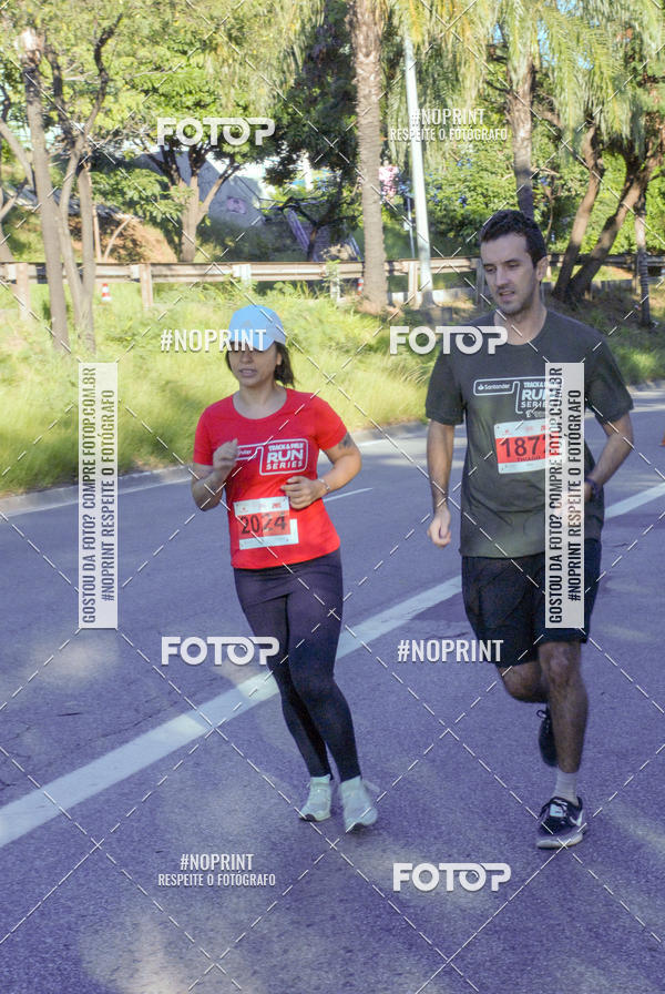 Compra tus fotos del eventoSANTANDER TRACK&FIELD RUN SERIES Boulevard Shopping BH En Fotop