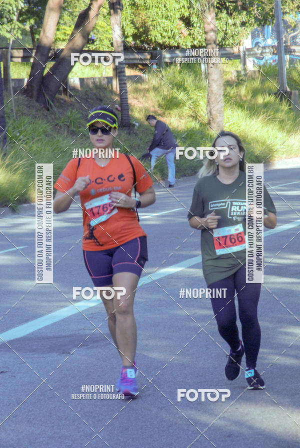 Compra tus fotos del eventoSANTANDER TRACK&FIELD RUN SERIES Boulevard Shopping BH En Fotop