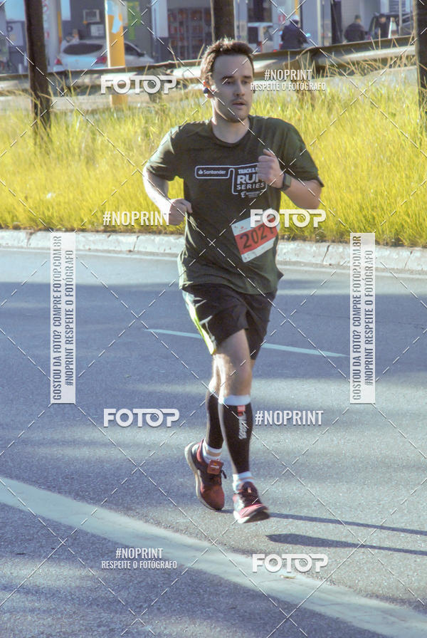Achetez vos photos de l'�v�nementSANTANDER TRACK&FIELD RUN SERIES Boulevard Shopping BH sur Fotop