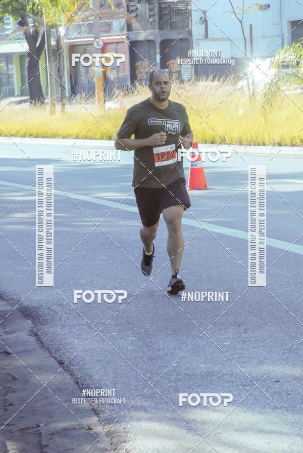 Achetez vos photos de l'�v�nementSANTANDER TRACK&FIELD RUN SERIES Boulevard Shopping BH sur Fotop