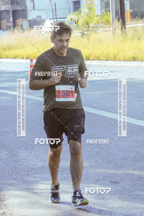 Achetez vos photos de l'�v�nementSANTANDER TRACK&FIELD RUN SERIES Boulevard Shopping BH sur Fotop