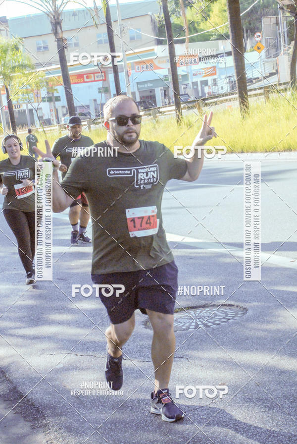 Buy your photos of the eventSANTANDER TRACK&FIELD RUN SERIES Boulevard Shopping BH on Fotop
