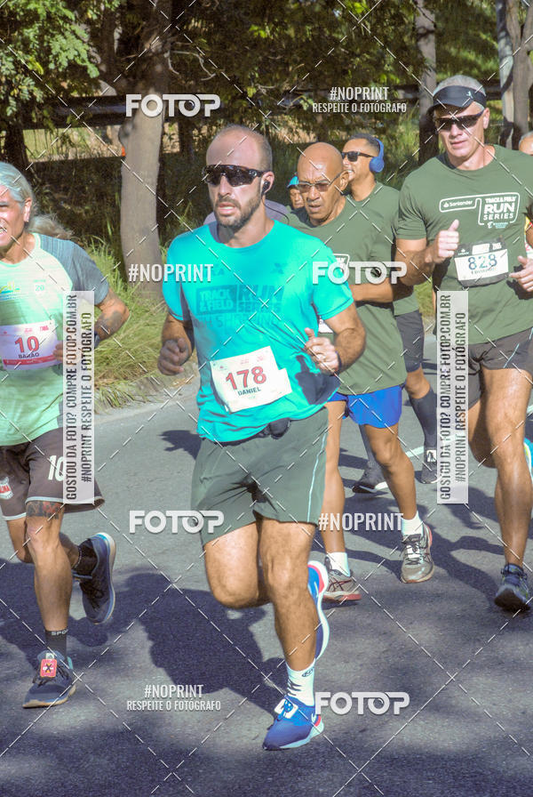 Buy your photos of the eventSANTANDER TRACK&FIELD RUN SERIES Boulevard Shopping BH on Fotop