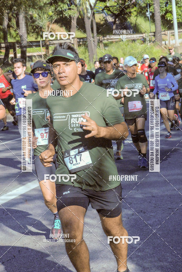 Buy your photos of the eventSANTANDER TRACK&FIELD RUN SERIES Boulevard Shopping BH on Fotop