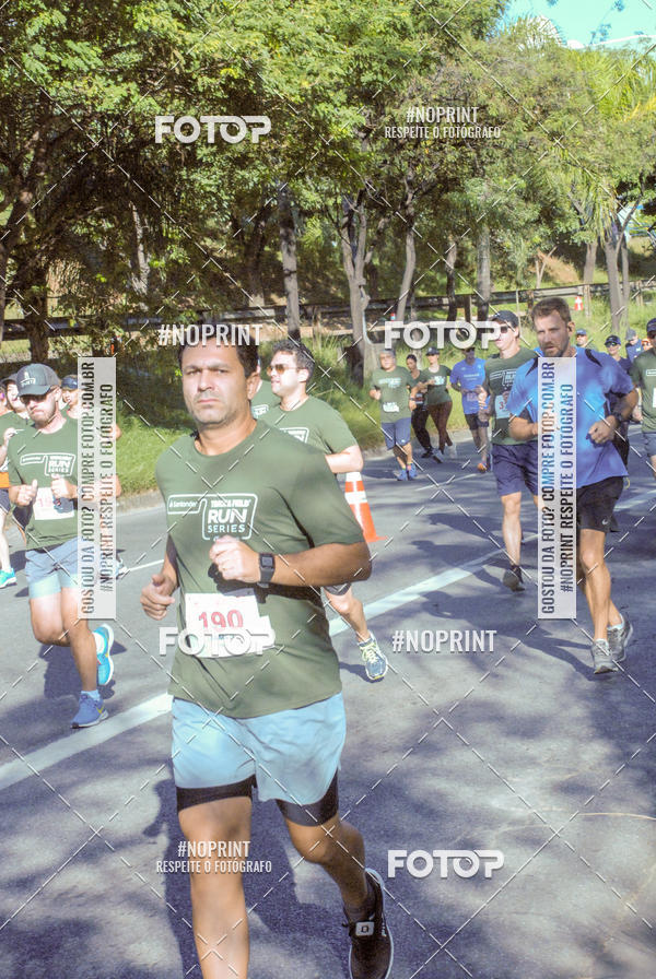 Buy your photos of the eventSANTANDER TRACK&FIELD RUN SERIES Boulevard Shopping BH on Fotop