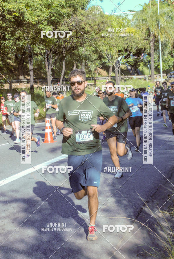 Buy your photos of the eventSANTANDER TRACK&FIELD RUN SERIES Boulevard Shopping BH on Fotop