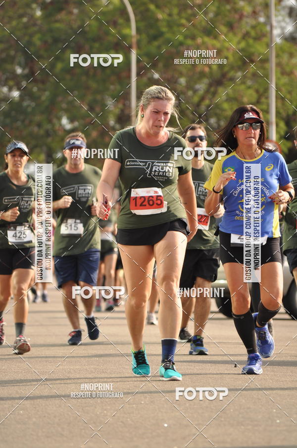 Buy your photos of the eventSANTANDER TRACK&FIELD RUN SERIES Shopping Vitria on Fotop