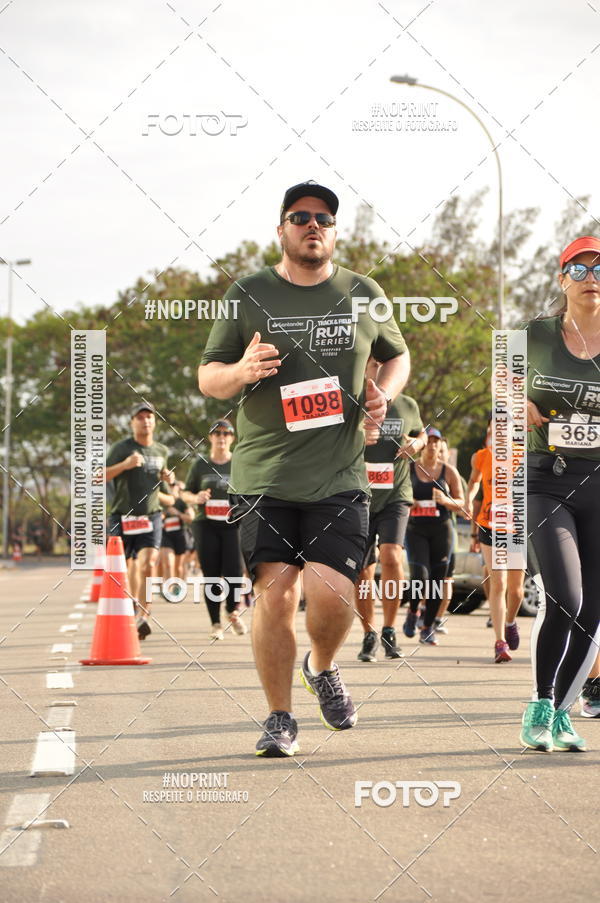 Buy your photos of the eventSANTANDER TRACK&FIELD RUN SERIES Shopping Vitria on Fotop