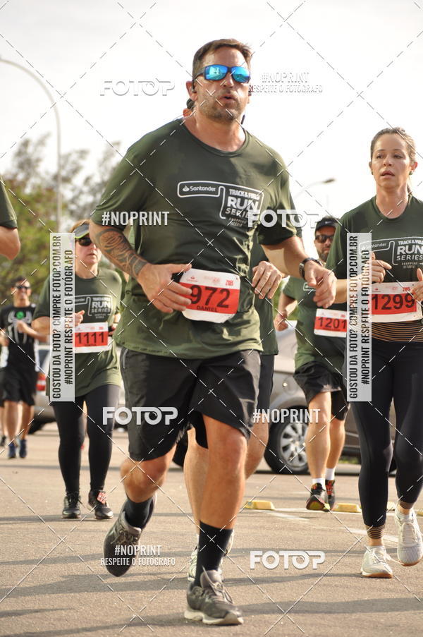 Buy your photos of the eventSANTANDER TRACK&FIELD RUN SERIES Shopping Vitria on Fotop