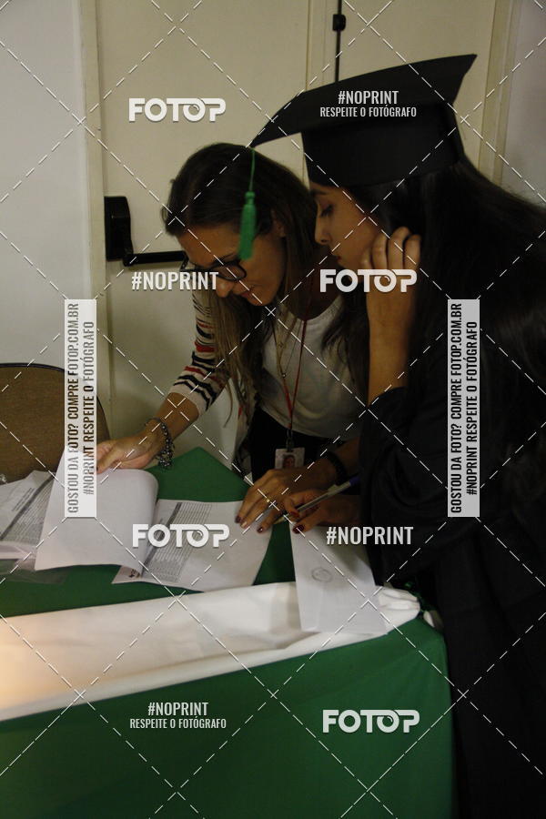 Buy your photos of the eventFormandos Cruz Vermelha on Fotop