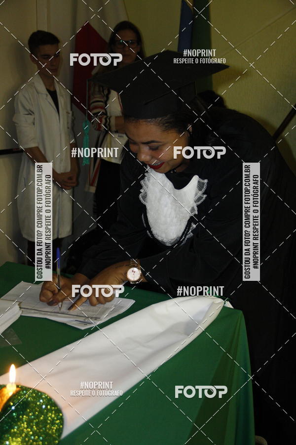 Buy your photos of the eventFormandos Cruz Vermelha on Fotop