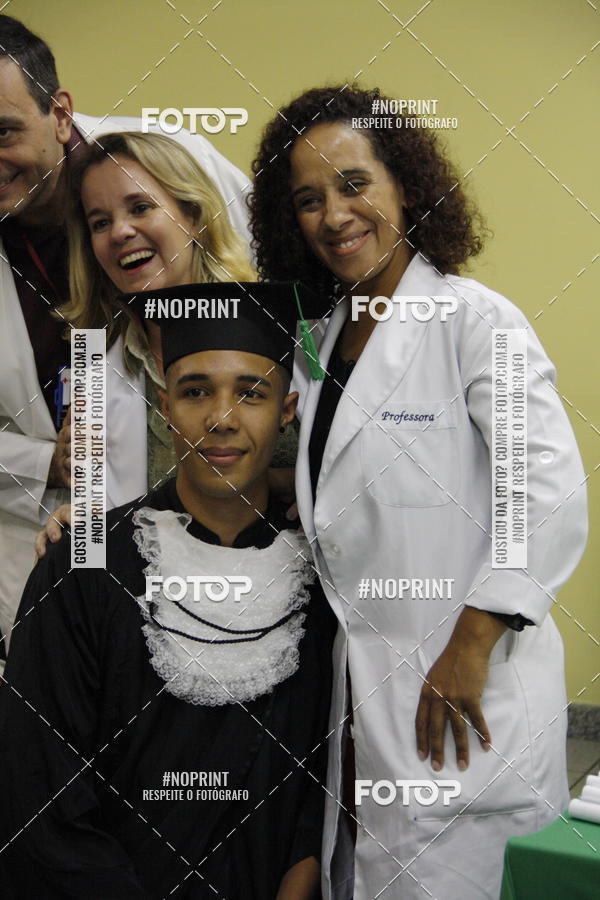 Buy your photos of the eventFormandos Cruz Vermelha on Fotop