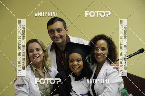 Buy your photos of the eventFormandos Cruz Vermelha on Fotop