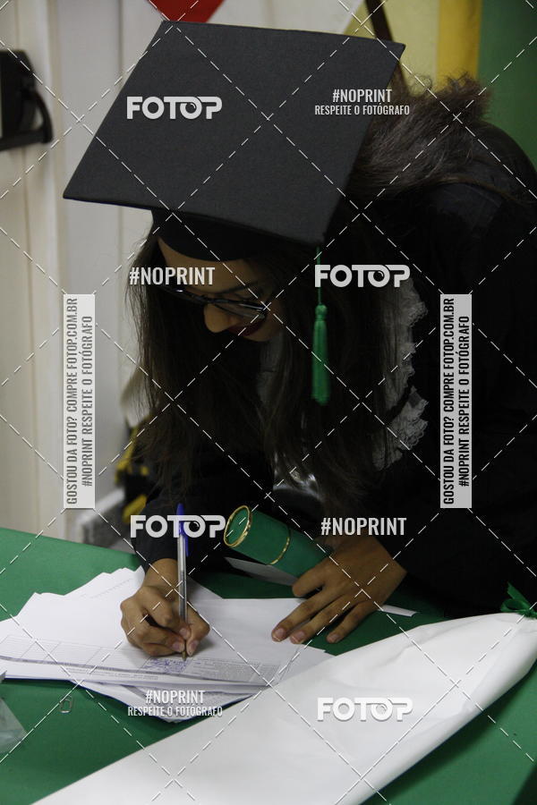 Buy your photos of the eventFormandos Cruz Vermelha on Fotop
