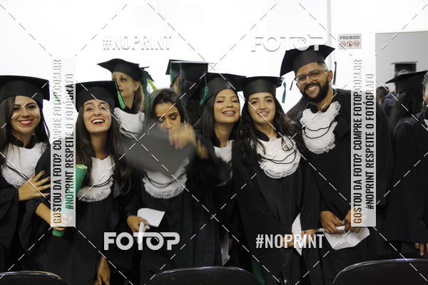 Buy your photos of the eventFormandos Cruz Vermelha on Fotop