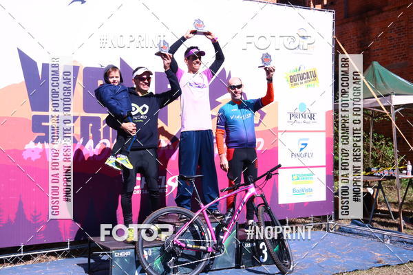 Achetez vos photos de l'vnementWolf Series - Botucatu sur Fotop