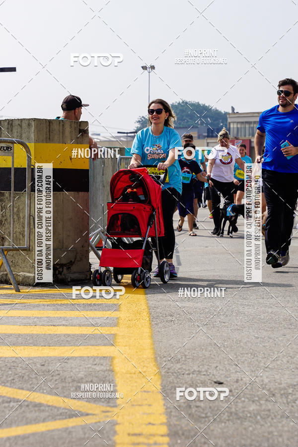 Buy your photos of the eventCorrida Scooby Doo Internacional Shopping Guarulhos 2019 on Fotop